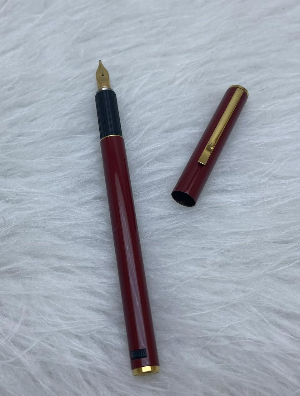 AURORA
قلم أورورا 
   حبر 
ايطالي المنشأ اصلي 
حجر 
ريشة(سلاية) ذهب خالص عيار 14k 
حجم الخط M 
استيراد الاجهزة الدقيقة 
انتاج سنة الثمانينات 
جديد  غير مستخدم 
للاستفسار المراسله على الخاص او الاتصال بالرقم  *********** 
يوجد خدمة توصيل داخل بغداد و محافظات
