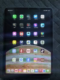 ايباد ١١ M2 • ٢٥٦ • الشعلة