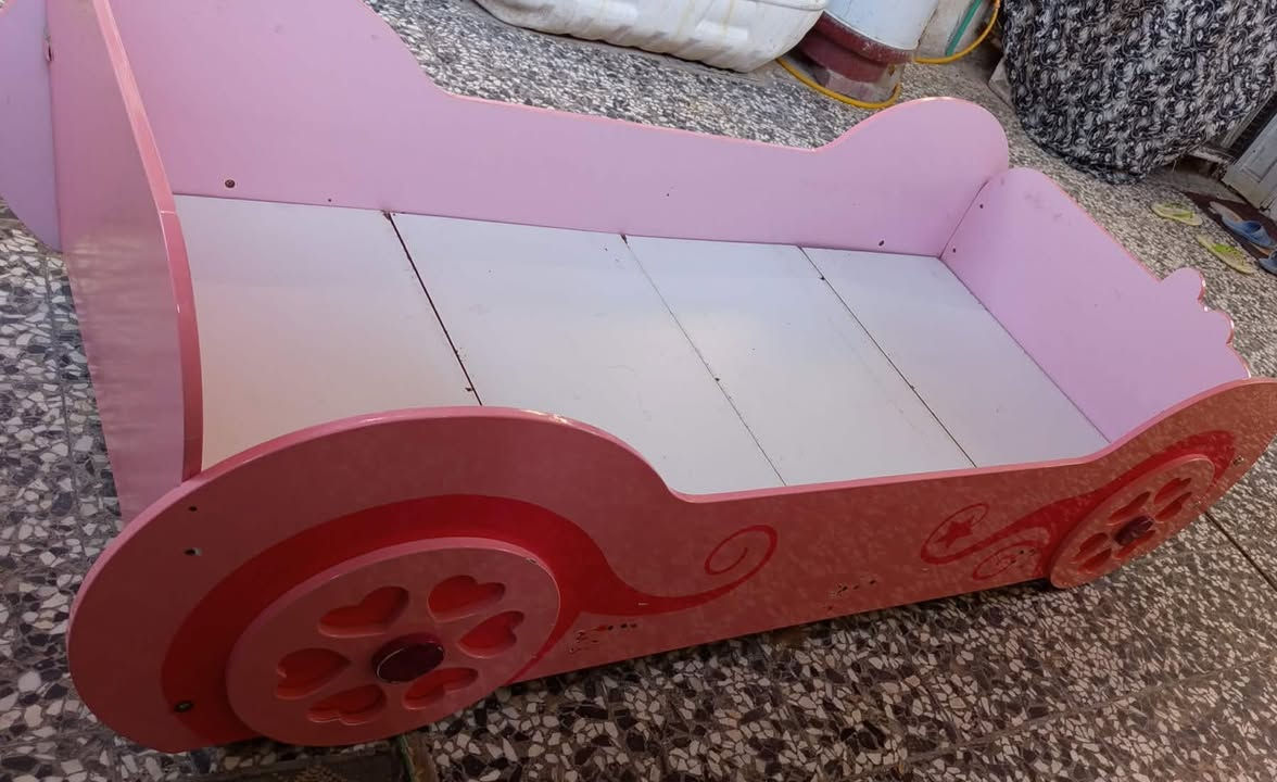 جربايه نفر مال اطفال نضيفه  مكاني نجف حي ميسان سعرها ٥٠ وبيها مجال علوت الفحل رقمي بي وتساب  ***********
