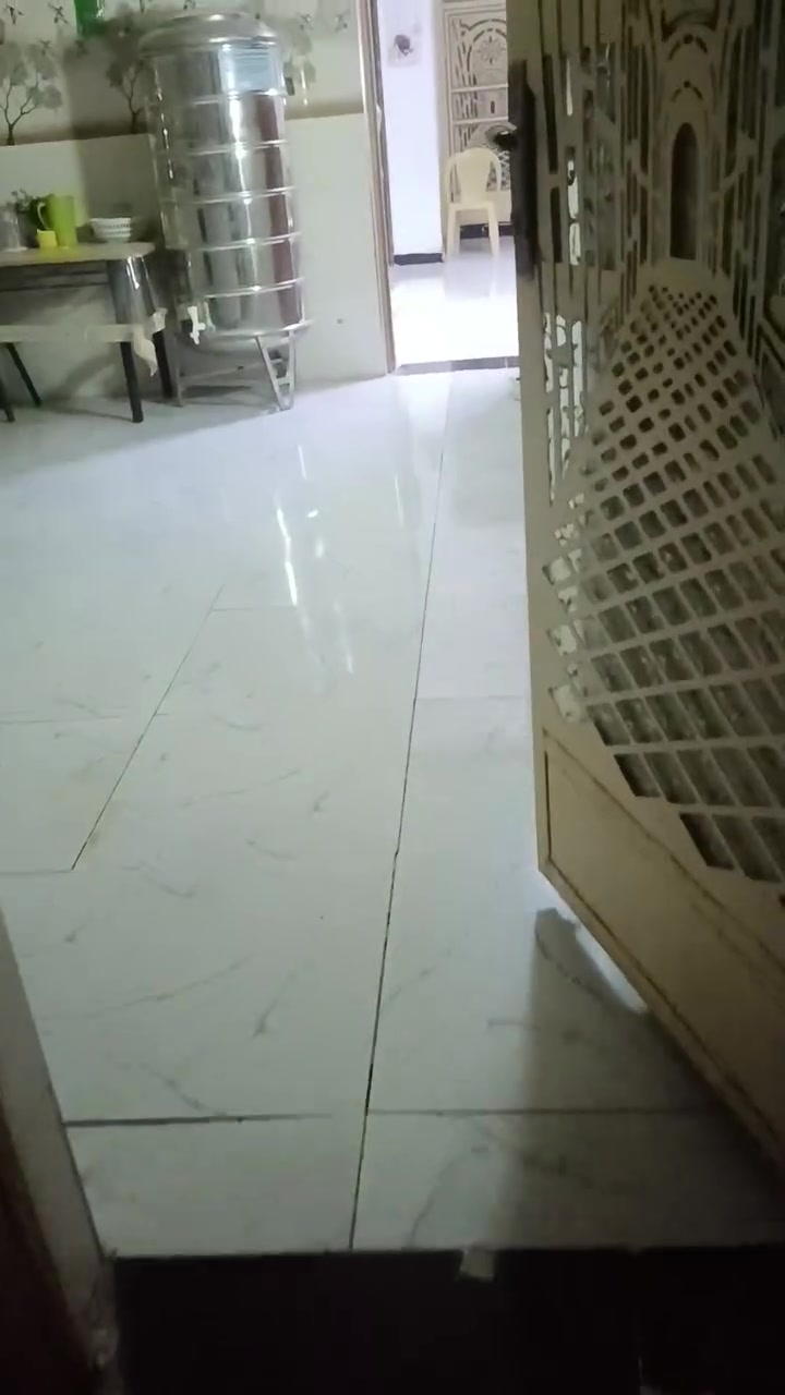 بيت للبيع في حولي الخصيمه مقابيل عرصات حجي هندي مقابل مجمع فدك 200 متر واجهيه ١٠ نزال ٢٠ السعر ٨٠  وبي مجال  الاستفسار ***********
