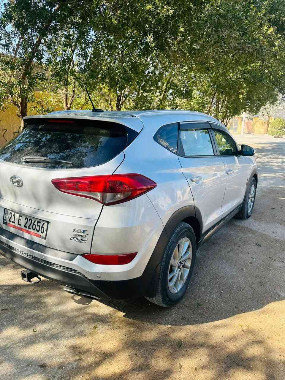 سلام عليكم توسان واردامريكي كلين بدون حادث بس دعاميه وصورالحادث بل منشور لون سلفر مواصفات نص فول رقم جديد سليمانيه سنويه جديده وكاله تحويل حاضر موديل 2016 وسونرعندي كلشي مكفول حته مكينه مامفتوحه مكان كربلاء رقمي ***********واني خادم
