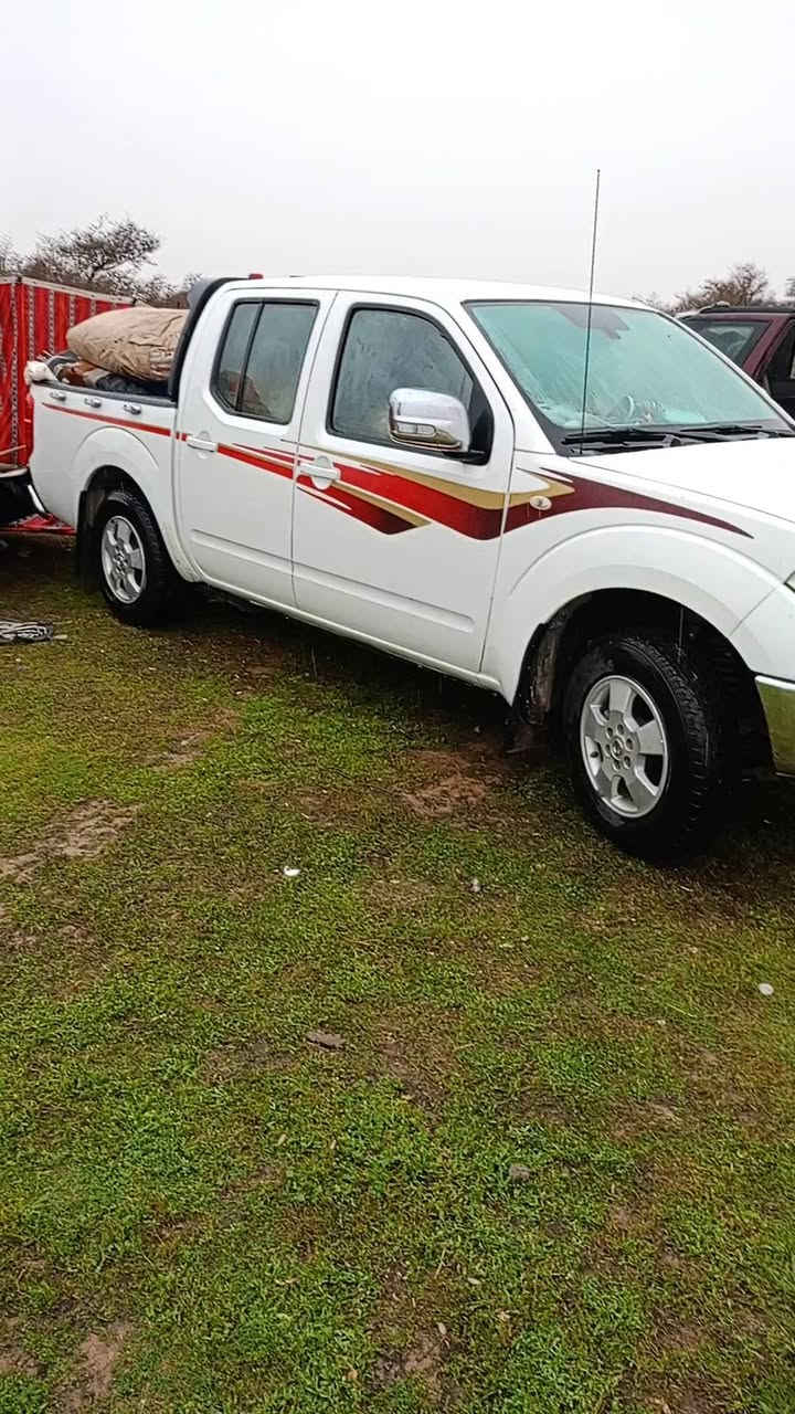 ​🚗 للبيع: نيسان نافارا 2011 - كيرعادي محسن السعر 110$
السيارة 

بحالة ممتازة وجاهزة للاستخدام فوراً، مع كافة الأوليات القانونية.

​🔍 المواصفات الفنية:

​المحرك: 4 سلندر (اقتصادية وعملية).

​ناقل الحركة: كير عادي (6 نمر) لأداء قوي وتحكم كامل.

​الموديل: 2011.

​📄 الوضع القانوني:

​اللوحات: رقم دهوك دولي (الرقم الجديد).

​السنوية: نافذة لغاية عام 2028.

​التحويل: متوفر (وكالة أو تحويل) وجاهز في ثاني يوم من الشراء.

​🛠️ الحالة العامة:

​السيرفس: تم إجراء سيرفس كامل للسيارة.

​الحدادية: كاملة وجاهزة بنسبة 100% ولا تحتاج لأي مصروف.

​📍 الموقع والتواصل:

​المكان: المثنى - السماوة.

​للتواصل والاستفسار: 📞 [***********]

​واتساب: متوفر على نفس الرقم المذكور.
