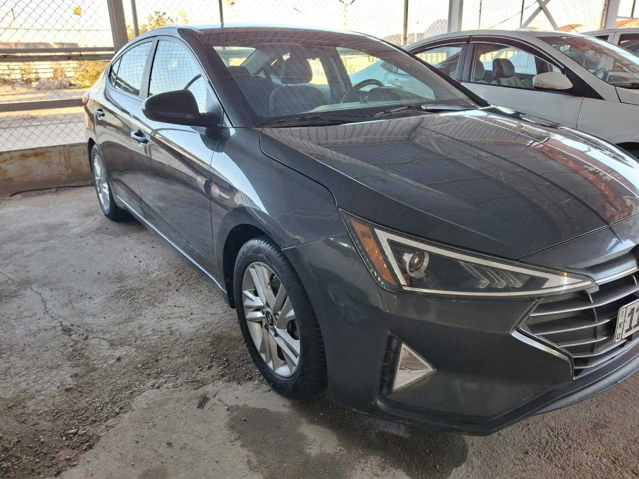 النترا 20 للبيع امريكي محرك 2000 ويلكب حساسات امامي خلفي جانبي مكفوله ماعدا شخط بين باب الجاملغ الخلفي ومصبوغات ثنينهن بدون تبديل  مكان سيارة نجف  والسعر 130
***********
