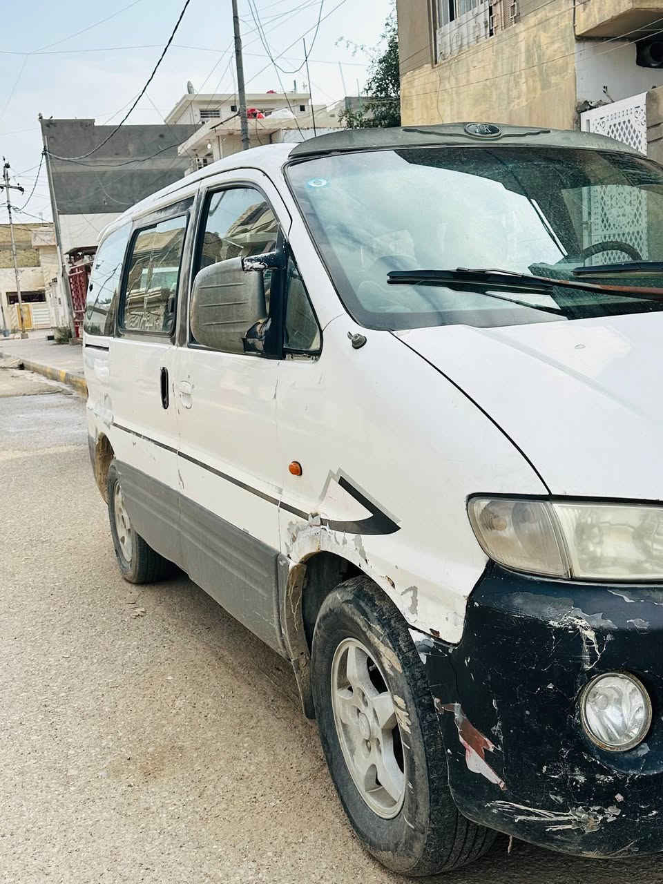 السلام عليكم هاي الستاركس للبيع موديل 2000 رقم انكليزي خصوصي بأسمي السياره خير من الله كشر مثل ماشوف امام عينك وكير ومحرك خير من الله نضاف والله السياره 45وبيه مجال للخيرين للتواصل الاتصال على هاذه الرقم ***********مكانه واسط العزيزية
