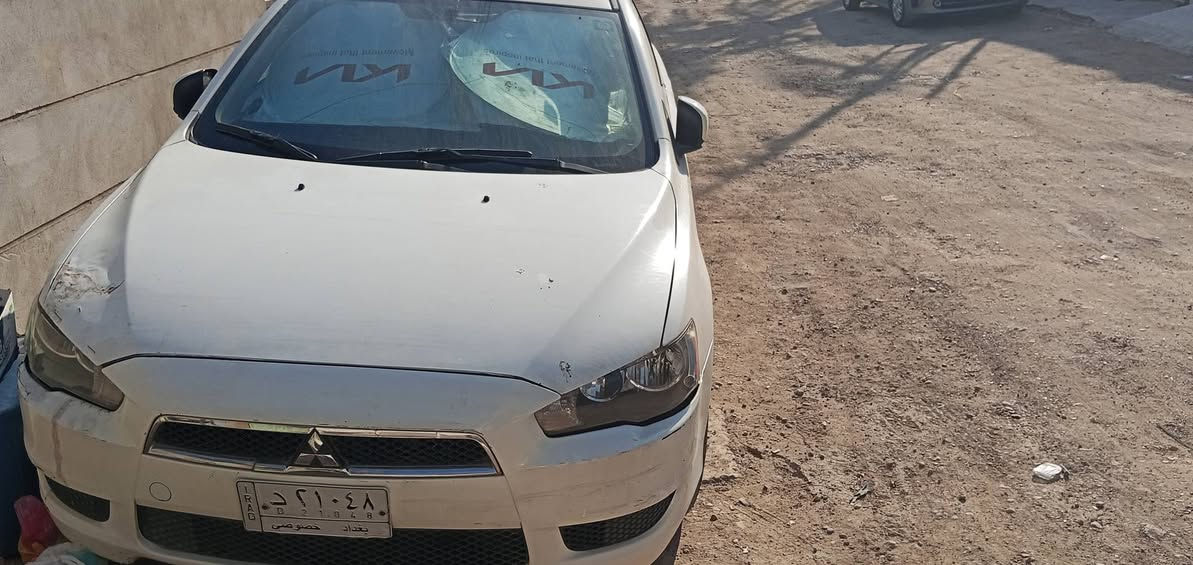 سلام عليكم لانسر ميتسوبتيشي للبيع بغداد سياره رقم سنويه باسمي سياره موديل 16 ( السياره بيها ضربات خفيفه ومحرك بي صوت ) تبريد شغال ومحركها ياباني 
رايدها ب 85 ورقه وبيها مجال للاستفسار ***********

