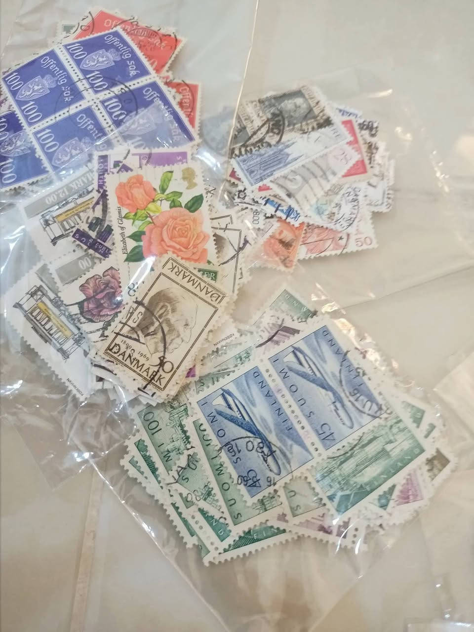 ١٥ كيس طوابع كل كيس يحتوي على ٣٥  طابع اجنبي قديم  مع ٣ عمل اجنبي سعر١٥ الف للكل


**إذا كنت صاحب هذا الإعلان وتريد حذفه لأي سبب، رجاءا أرسل رسالة إلى الدعم الفني**