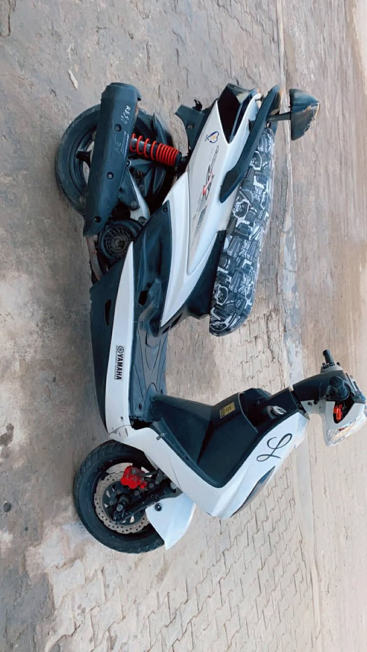 دراجة سكنس  فحل كابريتر كوري  نضافة كفرات ٧٥٪ نكرة سلف   كهربأئيات كلة شغال مكينة ٥٨ سلف رياضي  شرط  شلعة ومعدل   المكان المحمودية السعر ٦٠٠ وبيه مجال الرقم ***********   للشراي اتصل لا تراسل مكلف  بل نشر ***********
