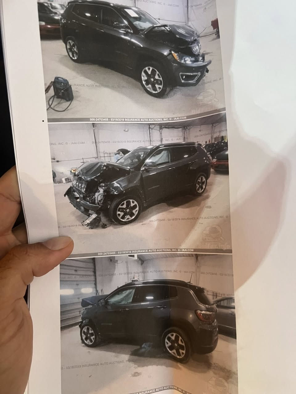 السلام عليكم جيب كونبارس موديل 2018 للبيع سيارة جاهزه سونارها منشور وي الصور السعر 105 العنوان الشوملي الاتصال على الرقم ***********
