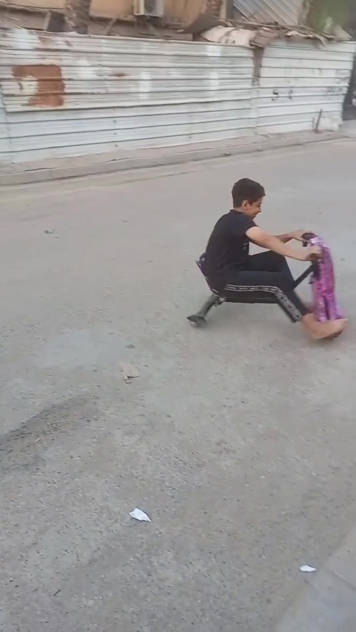 سكوتر درفت شغال بحاله ممتازه ثلاث سرع بلوتوث بطاريات ليثوم جيده جداً بريك بالمكان اضائه هورن وشاشه معلومات فقط لبه سويج عطلانه وخال دگمه شاحن جديده للبيع بسعر 150 ألف وبيه مجال للعمله المكان بغداد الزعفرانيه للاستفسار ***********
