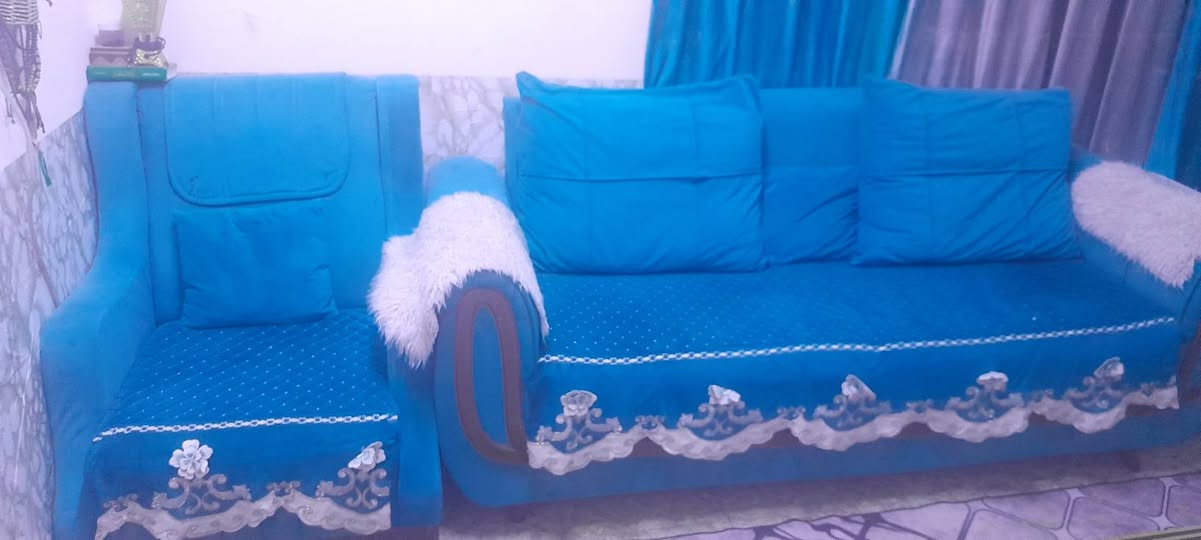 قنفات البيع ٥ قطع معه المفرش ٤ كوشيات صغار ٢٧٥ وبهن مجال مكان البصره الكزيزه


**إذا كنت صاحب هذا الإعلان وتريد حذفه لأي سبب، رجاءا أرسل رسالة إلى الدعم الفني**