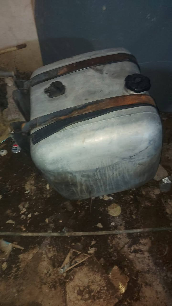 سلام عليكم للبيع تاني اكتروز 300 لتر مكاني البصرة سعره 3ورقات ***********
