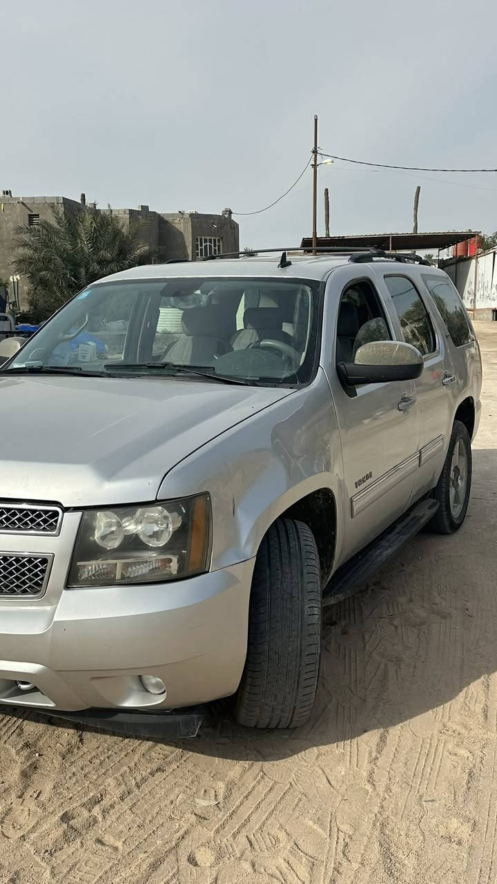 تاهو 2010 LTZ
كامل المواصفات 

شاشة وكاميرا اصليات 

شاشه بالسقف 

صندوق كهربائي

كشنات ملكي 

وهواي مواصفات معروفه بيها 

السياره وراد امريكي  

السيارة مصبوغه صبغ عام 

مكان السياره البصرة الهارثة
رقم  ***********
فقط اتصال غير متواجد عل الفيس
