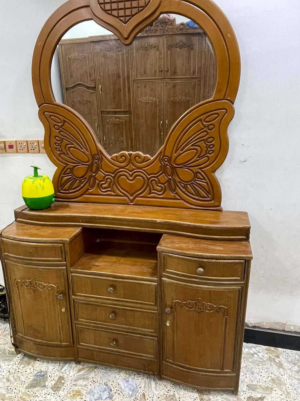 غرفه نوم نجاره للبيع 800 وبيها مجال المكان الصابيات ‏‪***********‬‏
