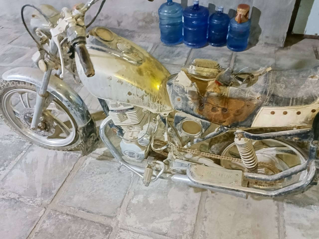 سلام عليكم دراجة صقر للبيع مديل 2016 كلك تاخذهة علة سكاطهة مكاني نجف قرب فلكة المطار ‏ السعر 150 وبيهة مجال للشراي ‪***********‬‏لحد يراسلني خاص ما اردددددددددد🔕
