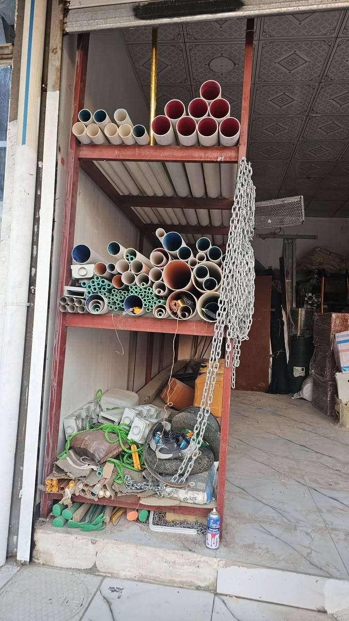 سلام عليكم معرض حديد البيع طول ٦متر والعرض ١متر العنوان كربلاء حي سومر نهاية جاير ***********
