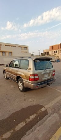 لاندكروز • ٢٠٠٦ • رقم بغداد