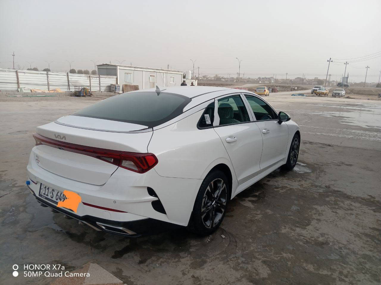 السلام عليكم
كي فايف #موديل 23 خليجي 
السياره رقم بغداد بأسمي

المواصفات/  مكينه 2000 دوش
بصمه تشغيل بصمت أبواب  +   صندوق 
لايت امامي اربع عدسات 
بكلايت خلفي  لد متصل 
صندوق ذكي
حساس خلفي 
5 وضعيات قياده 
ترحيب عن بعد 
ماشيه 51 
بعد بيها هواي مواصفات
مكانها ذي قار 
#السعر / 205 وبيها مجال 

السياره #كفاله عامه عدا بارد كلش بسيط مذكور بلسونار
السونار مرفق بلمنشور

رقم الهاتف /***********
