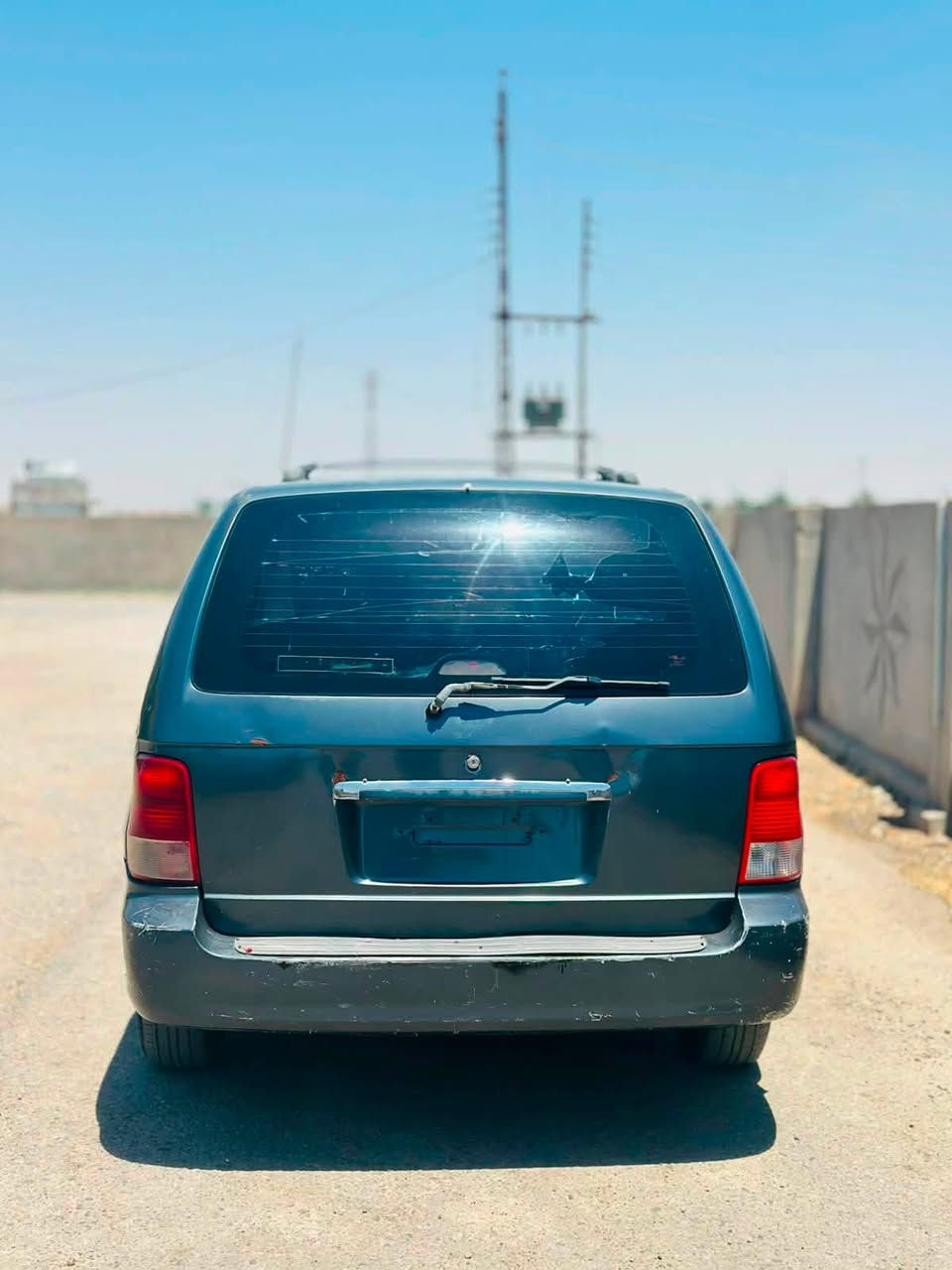 السلام عليكم 
كيا كرنڤال موديل 2002 حبل حبل حبل بدون گص 
گير ومحرك شرط 
محرك مسكر 3000گاز
صدر جديد 
تايرات جدد
تبريد ثلچ 
تدفئه نار 
السياره نضيفه وگاعده 

المكان العلم سمره 
السعر 30 وبيها مجال 
الشراي يتصل ويتدلل 
***********
