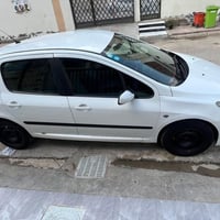 بسم الله  السلام عليكم للبيع بيجو307  موديل 2006بغداد بسمي  السياره شا...