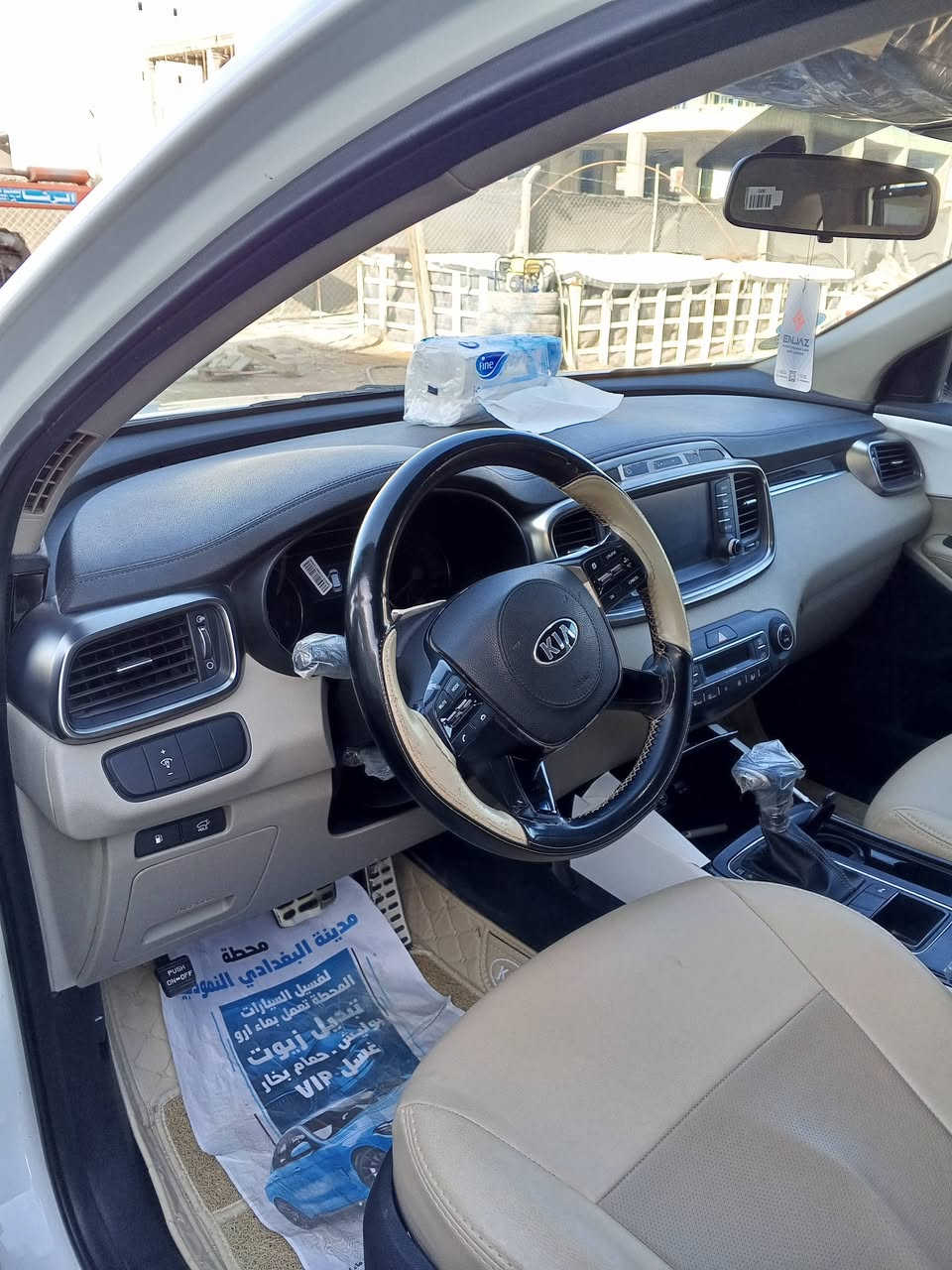 للبيع كيا سورنتو خليجي وكالة الدولية 
موديل 2020 بنظافه الزيرووو 
ماشيه 72 حقيقي شرط الفحص 
المواصفات 7 جي بي إس 
محرك v6 سبعة راكب ثلاث قطع تبريد 
بصمه تشغيل ++بصمه أبواب دخول ذكي 
صندوق كهرباء كراسي كهرباء تبريد 
 ++كامره دواره 
حساسات امامي خلفي وبعد بيها مواصفات 
السيارة جديده 
رقم بغداد باسمي شخصياً 
هاتف ***********
