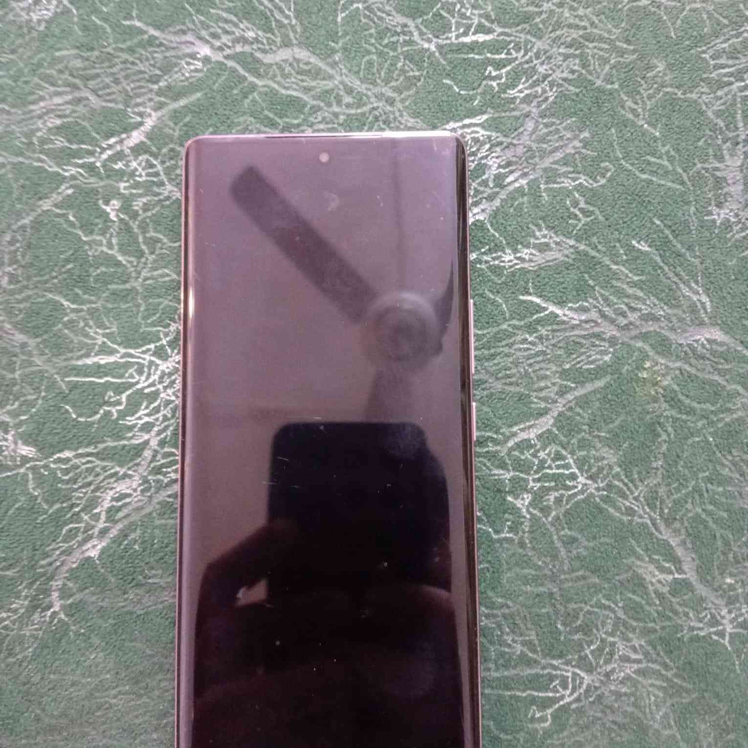 سلام عليكم تلفون زيرو جديد صارله سبوع من فتحته من الكارتون ب٢٥٠ وبس مجال
*********** واتساب
