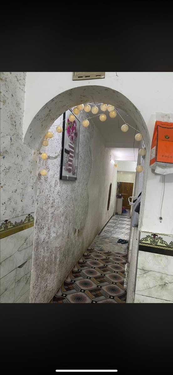 السلام عليكم نصف قطعة للإيجار مدينة الصدر قطاع ١٥ شارع الفلاح للاستفسار الاتصال على ***********
