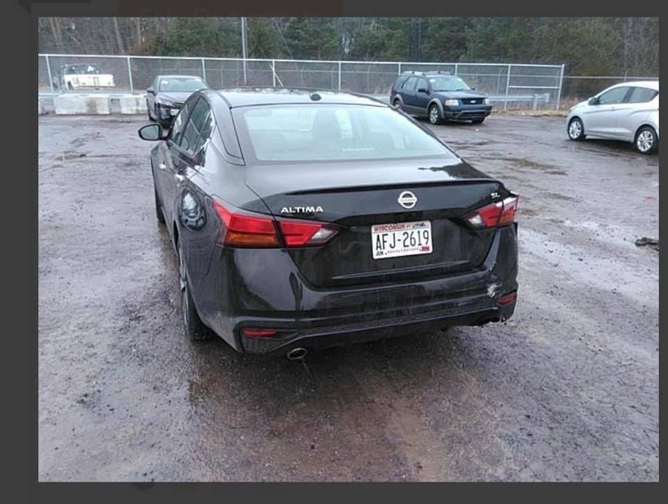 السلام عليكم
نيسان التيما sl اعلى مواصفات
موديل : 2019 رقم بغداد حره بسمي تحويل مباشر هزه جديده وسنويه جديده بيه مجال شي قليل 
السعر :١٤٨$ 
حجم المحرك : 2.5L ( 4,سلندر )
المواصفات : sl 
‏‎بصمة ابواب
‏‎بصمة تشغيل
تشغيل عن بعد : Remote Start المسافه (المقطوعه 180 الف كيلومتر حقيقي )
الصيانه كله كامله وعلى ايد المهندس عمر مازن 
‏‎شاشة كبيرة
اوتو ستارت : Auto Stard
اوتو بريك : Auto Stop‎
رادار امامي (تحديد مسار)
‏‎رادار جانبي (نقاط عمياء)
‏‎رادار خلفي (التحذير من الاصطدام)
‏‎حساسات امامي
‏‎حساسات خلفي
نظام : Eco
نظام : Normal
نظام : Sport
تحكم ستيرن
شفتات ستيرن
كشنات كهربائي
كشنات جلد
تدفئة كشنات
تبريد خير من الله 
لايتات ليد وعدسة زينون
بكلايتات LED
نظام خرائط GPS
نظام بوصله( بنو رامه فتحه) 
شاحن لاسلكي (واير لس)
ويل ١٧ مديل ٢٣
تخم تاير برجستون جديد
وبعد هواية مواصفات …
(حادثه باب الصدر وشويه من الباب الخلفيه ومصبوغات البابين والسياره بدون ايرباك وبيه شويه بارد بالجاملغ الخلفي كما موضح بالصور)
للامانه السياره مناقصه برغي كامله مكمله حداديه دهن كير ومحرك تخم تاير جديد
كفالة شواصي ولغود
‏‎تفاصيل اكثر الاتصال
وات ساب ***********
