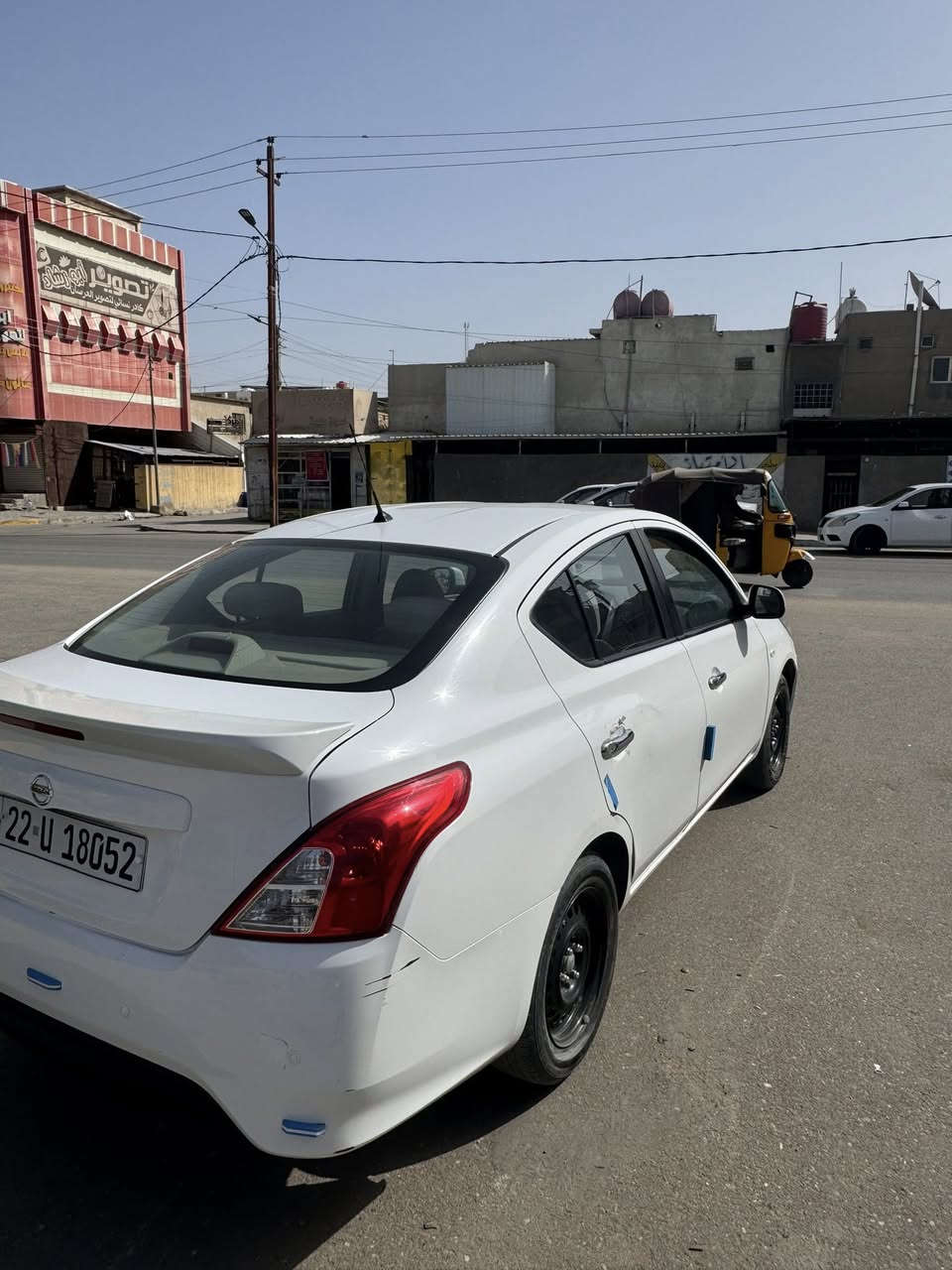 ((نيسان سني هندي مديل 2023  ))
هندي ابو لبليتة زركة 
( رقم أربيل دولي  تحويل وكالة بسم شركة  ) 
🚙(سيارة بيها مدكر خلفي صبغ + طخة ع وضعها بسيط ))
          باقي مكفول كفالة عامة كلش 
((ماشية .20 .كليو متر سيارة جديدة وجاهزة من كلشي جاهزة ))
      ((السعر 116 وبيها مجال ))
     ..واحلى من صور .. بهواي 
..العنوان البصرة المعقل ..
 ..رقم هاتف 📞  ***********
