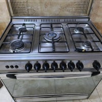 طباخ غازي من شركة يوني ڤيرسل العالميه باب اول والطباخ جداً نضيف و استع...