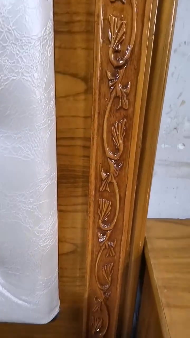 صاج داخل وخارج الظهر جرجوبه ٥ وملحق داخلي استعمال قليل الغرفه شغل توصا ثقيله جدآ اخت الجديده نقص زاويا ملابس فقط للحجز والاستفسار علئ الرقم او واتساب *********** بغداد السيديه حي الاعلام شارع قطر الندئ

