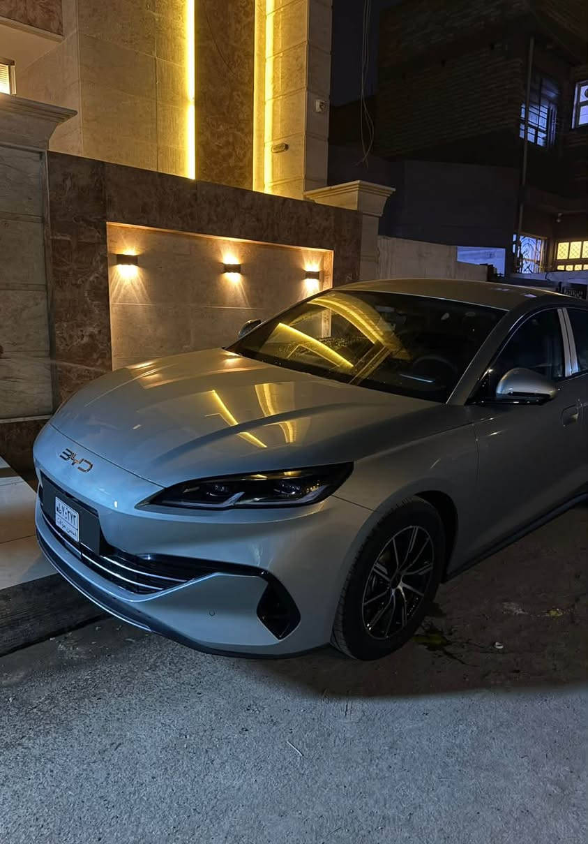 موديل 25سيل 6
بطارية 80 كيلو 

تانكي بانزين 2100 

5 كامرات 

نص فول بدون فتحه

السيارة ماشية الفين فقط

بيها كسر بالجامة مال بك لايت خفيف 

السعر 25 بيها مجال 

***********
