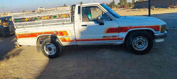 بكم تويوتا ١٩٨٨ للبيع كير ومحرك بالشرط محرك  كروسيدا ٤ كير تخم تاير جديد باتري جديد صدر جديد رقم كركوك السياره صبغ شركه فقط تكحيلات سياره حيل حلوه وين اليدور ركوبه مناسبه وجاهزه وسعرها حلو ٣٠ وبيها مجال حگ جيتك طگه للأستفسار *********** بدون خاص.
