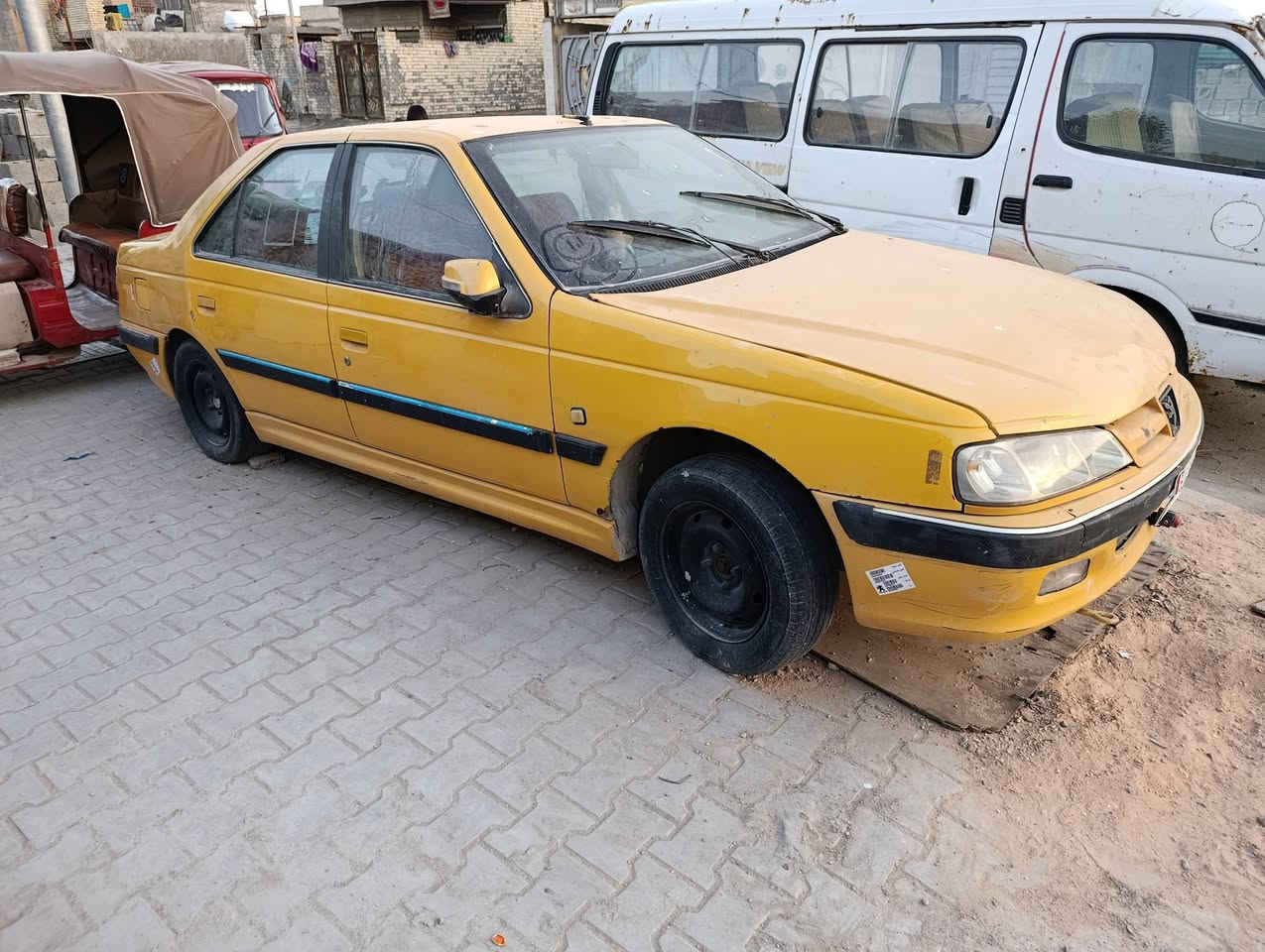 سلام عليكم بيجو باص 2017 ضربه بل جاملغ الخلفي بس مكينه تنقص تريد شغال رادلها ترتيب العنون الشعب سعر 40 بيعا مجال قليل ***********
