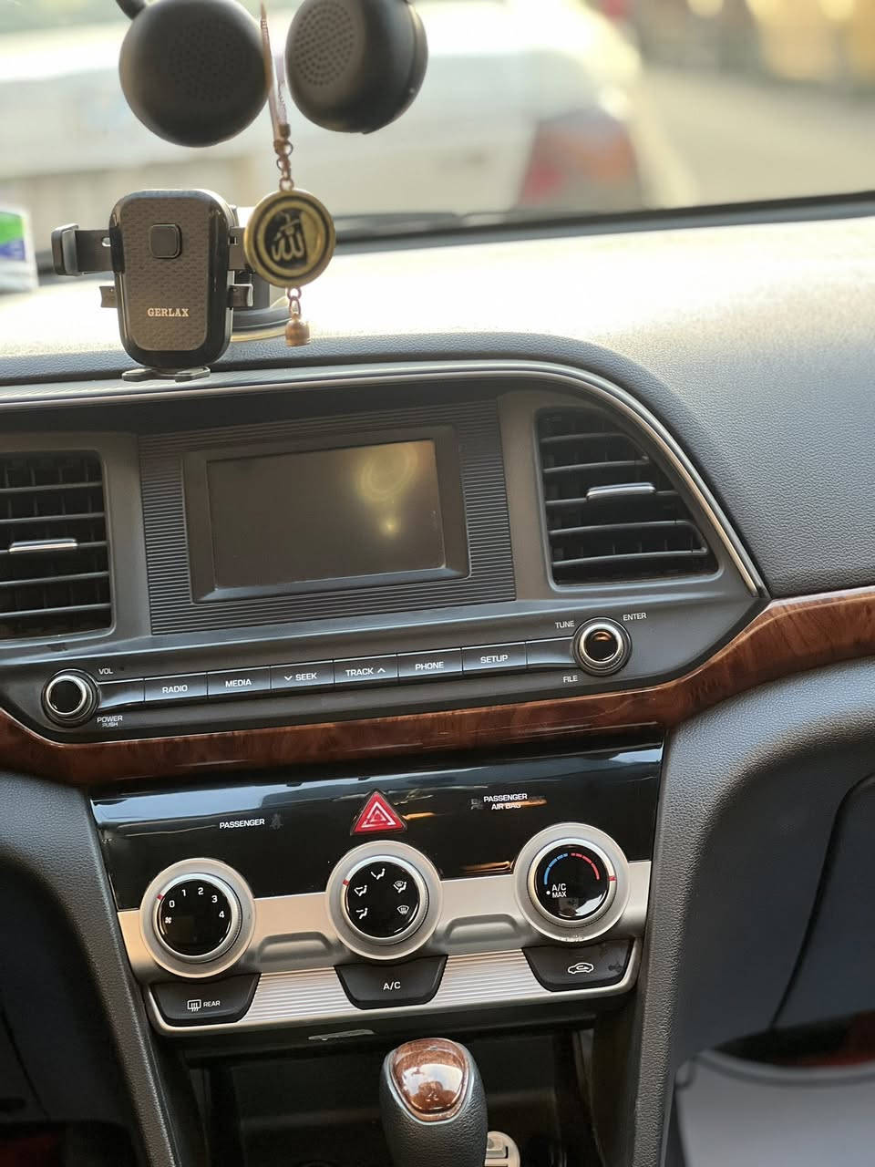 النترا 2019حادثهة ربع البنيد والجاملغ اليسرة بدون شواصي ولا لغود كفاله سيارة ماشيه50kmالف مال بيت بأسمي تحويل مباشر مكينة كير كفالة كير atالمرغوب 
سعر السيارة 143$وبيهة مجال بسيط 
للاستفسار***********

ملاحظة:الي يشتري السيارة مباشرة اتكاتب ويا مروري ويحول غير هذا الشي مابيع
