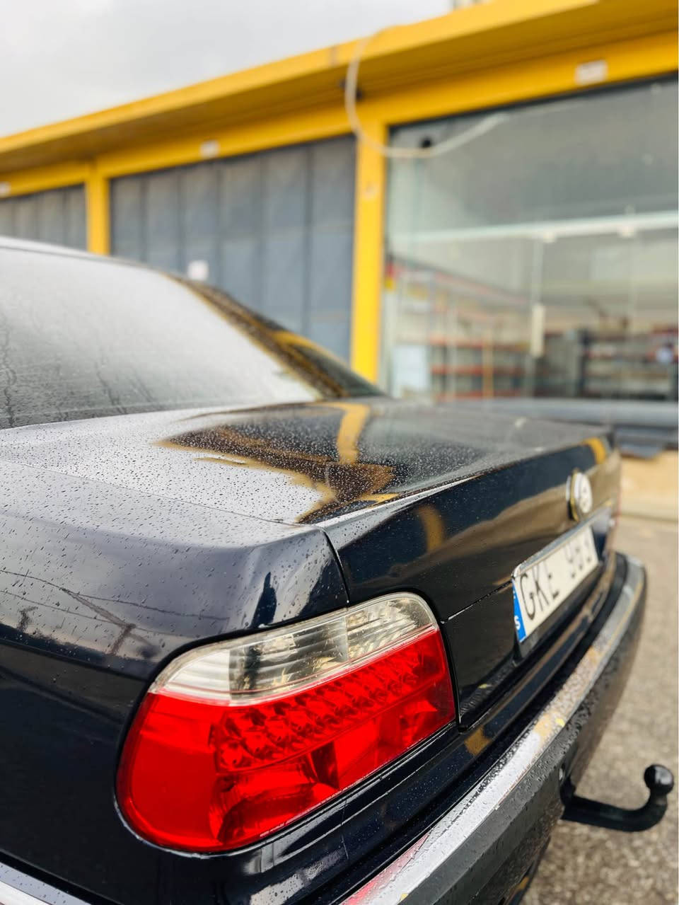 صقر موديل ١٩٩٨
مكينه ٦ بستن
حجم ٧٢٨
بئ دعم ايك جار
گئرو مكينه شه رت
منفيست عصلي 
غورامه شه رت
سلايت
قوديك شفت
كوشن جلد و هيتر
ستيرن كاره باي
شاشه 
كاميره
سينگو بشت حساس
صعر ٤٥ و مجال
***********
*********** دهوك, العراق
