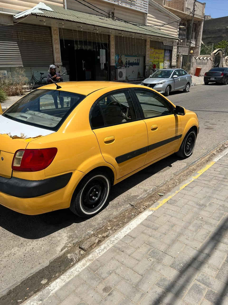 السلام عليكم
للبيع ريو 2006 كير عادي مكينة 1600 لا تنقيص ولا تبخير تبريد ثلج كهربائيات كلها شغاله حدادية 50% مطلوبه 250الف هيئة تنزل من سعرها سنوية لل2028 مشروع وطني مداور ثاني يوم ضربتها باب خلفي وجاملغ خلفي مبدل بس كفر فقط بدون عابر 
#السعر 61 وبيها مجال 
#العنوان السماوة مركز المدينة 
#للاتصال ***********
