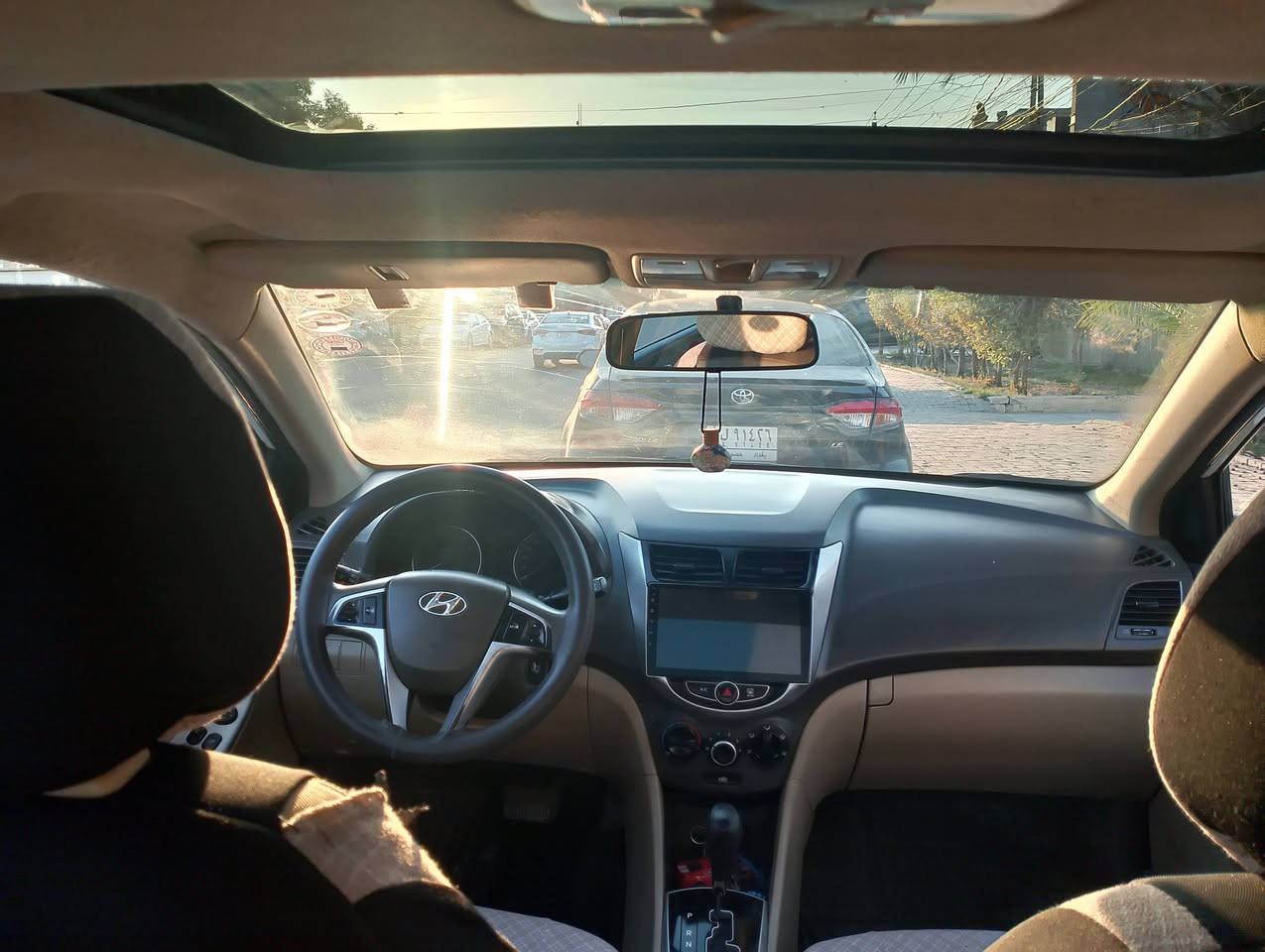 اكسنت خليجي ٢٠١٢ اربيل باسمي السياره ماشيه ١٨٠
بيها كارت باب السائق او بارد جوه قبغ البانزين السياره حلوه جاهزه ترايها يخبل بيها اثر حالوب كلش بسيط
مداريها بانزين محسن ودهن اصلي 
السياره موجوده بالبياع 
***********
السعر 8700 $
