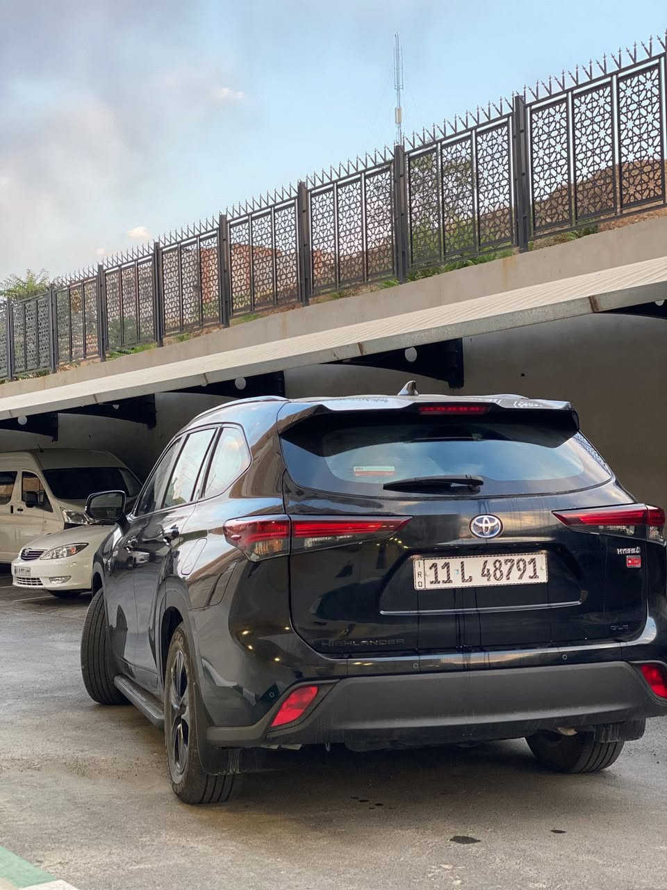 هايلاندر 2024 هايبرد (SAS)
رقم بغداد ، ماشية38الف كيلو  قابل للزيادة
 
المقاعد  السائق تحكم كهربائي

فتحة سقف، بصمة تبريد مركزي مثبت سرعة

3 اماكن شحن وايرلس

شاشة عداد ديجتال 

حساسات امامي خلفي كاميرة خلفية

ستائر جانبية

دفع رباعي

سيارة مكفوله من الشخط والطخه والبارد والتبديل والصبغ

ادامة كامله بالشركة SAS

تخم تاير جديد

السعر370

بيها مجال بسيط جداً

للاستفسار : ***********
