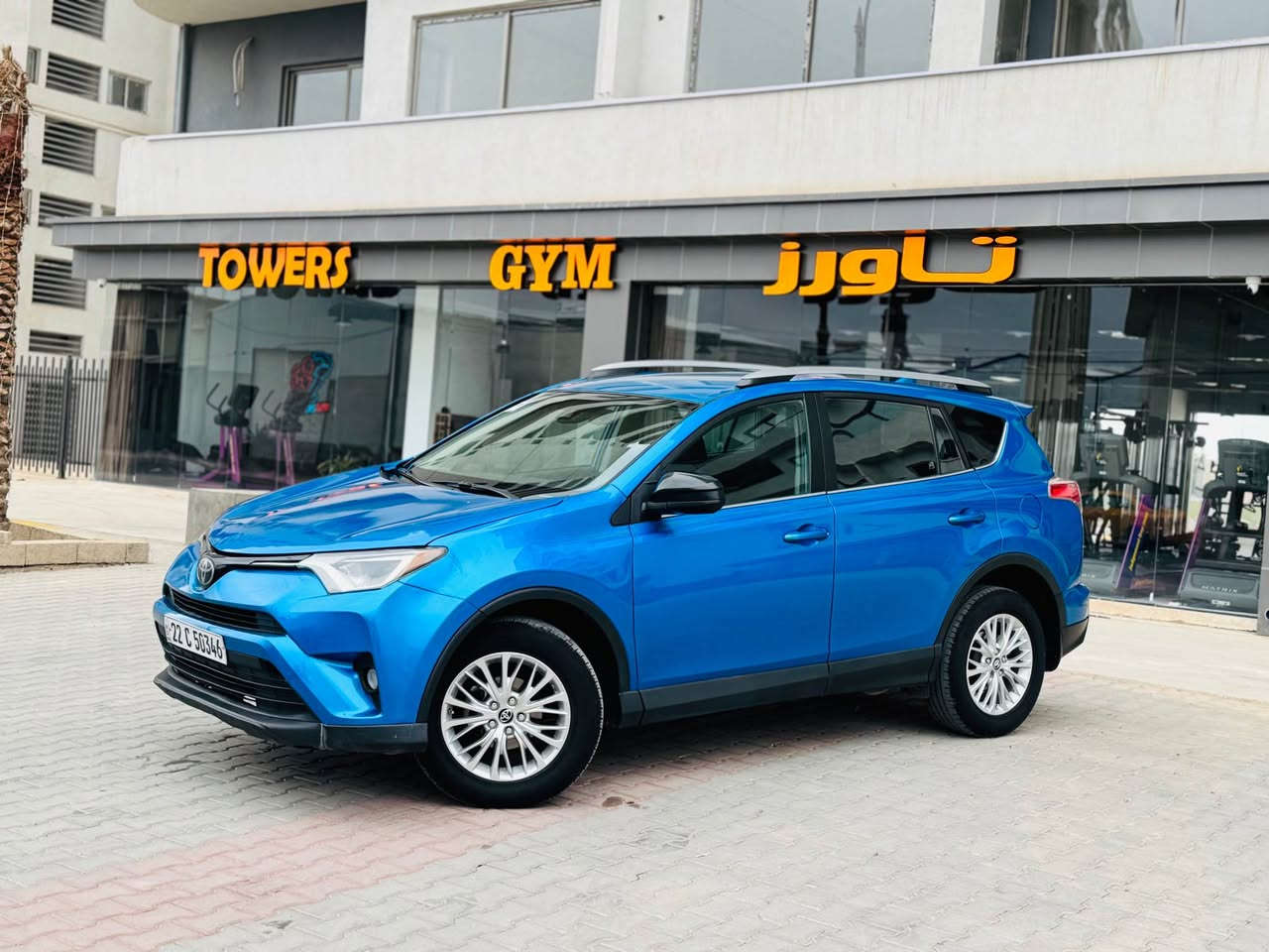 السلام علايكم 
راف فور موديل 2017 كندي 

مصفات le  شاشه حساس خلفي 
كشن كهربا  رادار  تحديد سرعه 

كير محرك بشرط لا بخار لا صوت 
ماشي 100 الف   

رقم  دولي سنويه جديد 
سياره بي فقط بنيت ولباقي مكفول

سعره 134 بي مجال قليل 
***********
*********** كركوك, العراق
