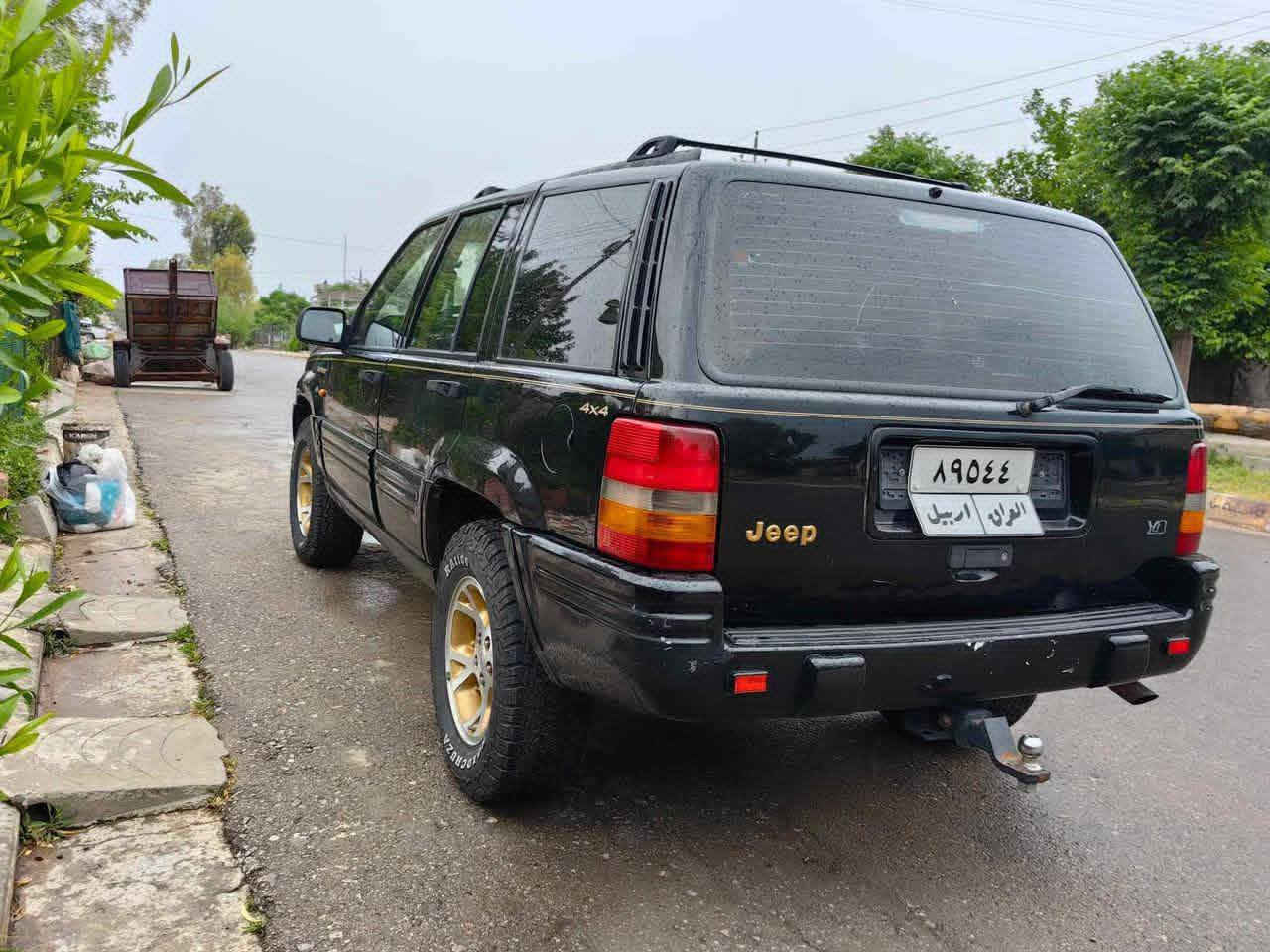 جيب موديل ١٩٩٦ توماتيك دەبل ئەکسل
 سەیارەکه فول مواسەفاتە
کوشین جلدو هیتەرو کوشین کارەباییە
تەعدیل سورعەو سوکان ڤۆلیۆمە
گێڕ و مەكينه و دەبل ئەكسل بەشەرت
کارەبایی هەمووگیانی بەشەرته 
٤ تايه و ويلى تازەیەی بۆبەستراوە
 مالى دوسته لۆک لۆکە
ناوو داخیلی زۆر جوانە
 بو ياغى نيه هيجى  پيوه نيه
***********ڤایبەر وەتس ئەپ
***********لەشاری کۆیەم
65وەرەقەو مەجالێکی کەم كويسينجاك, أربيل
