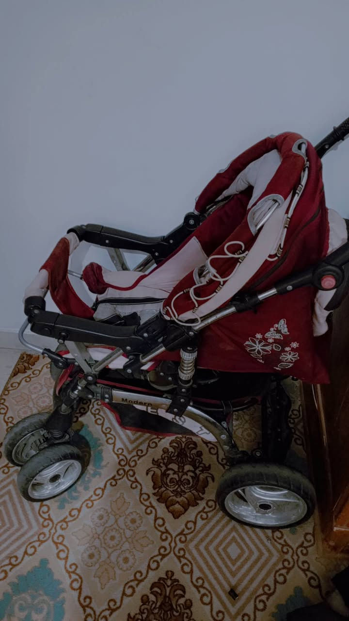 السلام عليكم عندي عربانه اطفال للبيع السعر 65وبيه مجال العنوان النجف الاشرف الرقم [***********]
