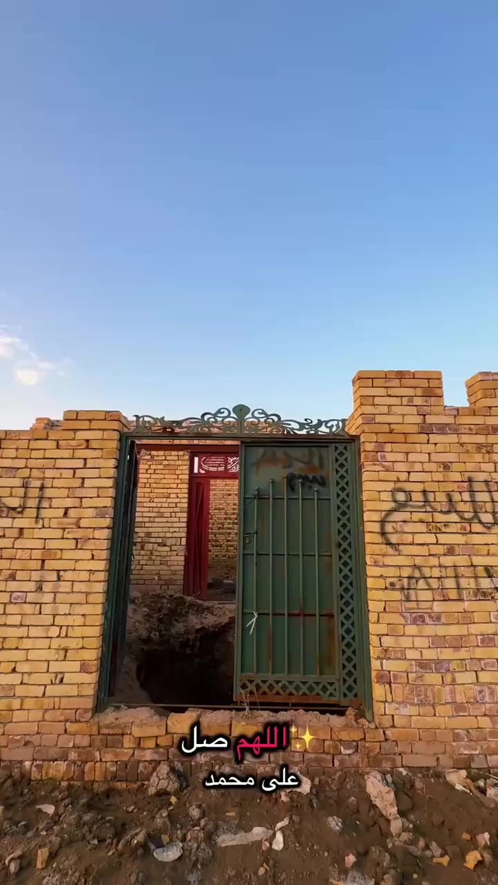 سلام عليكم بيت للبيع هيكل المساحه200طريق اول عواد قرب الصيطره اول فرع علئ ايدك يمنه الشراي يتصل ***********
