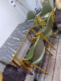 ميز طعام و4كراسي ب100قفل 07709054852