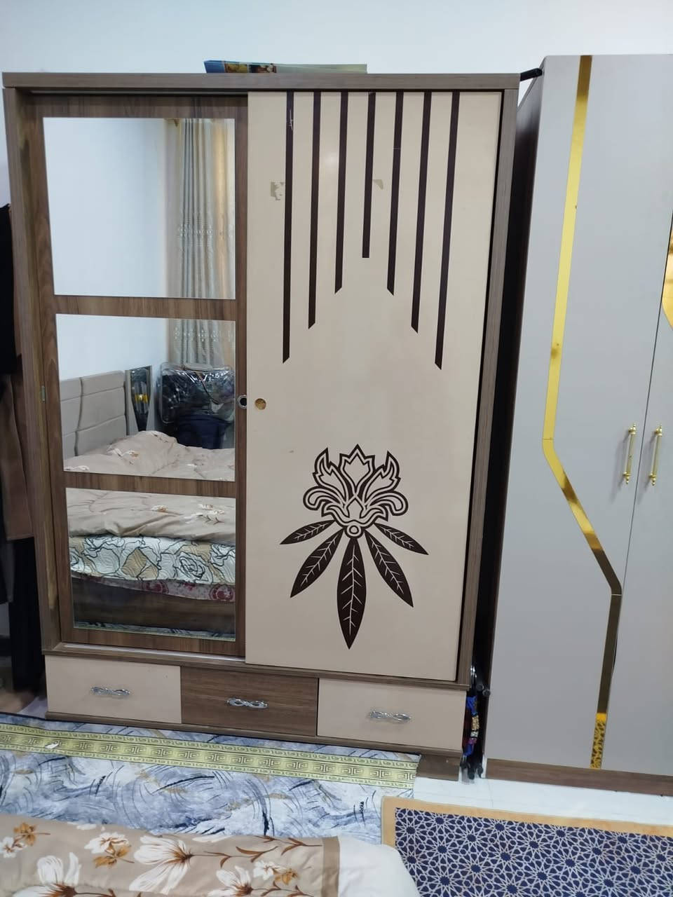سلام وعليكم غرفه تركيه ٥ قطع جديده صارلي شهرين من أخذته كلشي مابي سعره ٤٠٠ قفل وكنتور بابين سعره ١٠٠ قفل يعني كلهن ٥٠٠ العنون نجف حي العداله ***********
