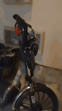 السلام عليكم للبيع ماطور شحن
🛑البطاريات 5 اربع سرعه السرعه 60بطاريات جديده دبل اشارات

🛑المطور مستخدم صالو شهر 
🛑موديل 2024 ماطور جديد 

🛑السعر على هاذا الرقم آسيا ***********
                                   كورك***********
