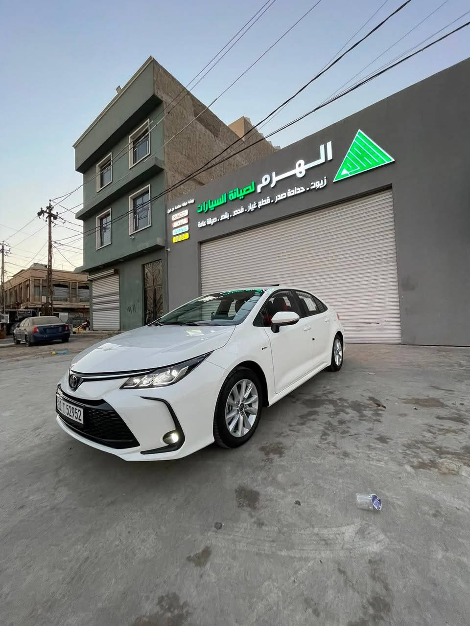 سلام عليكم كورلا هايبرد خليجي موديل 2025 كفاله عامه ماشيه 17 داخل احمر كشن كهربائي سياره جديده بمعنه الكلمه رقم بغداد بسمي عارضه 162 وبيه مجال رقمي ***********

