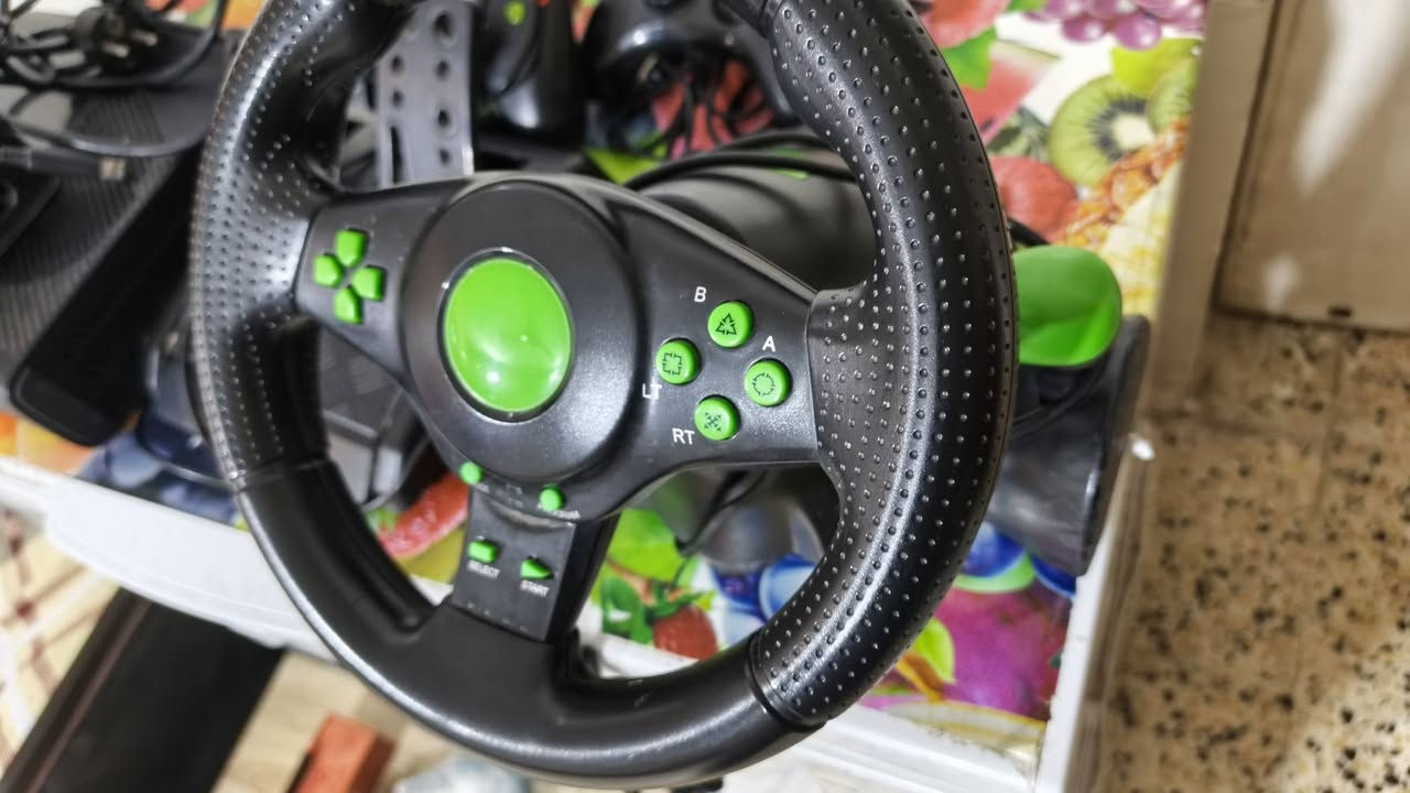 السلام عليكم ورحمة الله 
عندي Xbox 360 للبيع مابي شي أخو الجديد ما مستعمله هواي تتوفر بي هواي ألعاب ما يقارب ١١٠ لعبه.... 
مع ٢ جوستك أبو الواير مابيهن أي عطل 
مع دركسون كامل أيضا جديد وما بي شي كل الأغراض ما مستعملهن هواي.... 
السعر الكامل ٢٥٠ ألف وبي مجال بسيط 
للتواصل على رقم ***********
