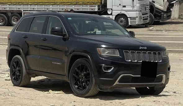 جيب لاريدو موديل ١٤ وارد امريكي حادثها جاملغ امامي ايسر وبنيد بدون ارباك وبيها نص الباب الخلفي الايمن صبغ وبارد بالجاملغ الايمن الامامي صور الحادث والسونر موجودة ماشية ١٠٣ الف ميل محرك ٣٦٠٠ يشتغل على البانزين عادي بدون دوانز
رقم بغداد شبه مميز الرقم الجديد الانكليزي سنوية جديدة بأسمي كير طيارة ٨ نمر فور ويل حساسات خلفية وكامرة خلفية ويل كب ٢٠ شفتات ستيرن نظام ايكو كشن كهرباء بصمة تشغيل وابواب دخول ذكي وترحيب تشغيل عن بعد انارة لد داخلية بالابواب
تبريد ثلج منظومة جديدة قبل شهر شديتها ادامة كاملة للمحرك 
العنوان بغداد 
السعر185 وبيها مجال
الشراي يخابر على الرقم ***********
