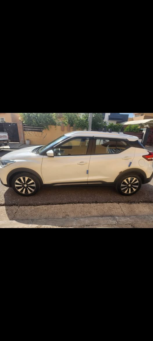 سلام عليكم نيسان كيكز للبيع 2020 سياره نظيفه جدا مواصفات شاشه كامره حساس خلفي ويلكب للاستفسار على الرقم ***********
