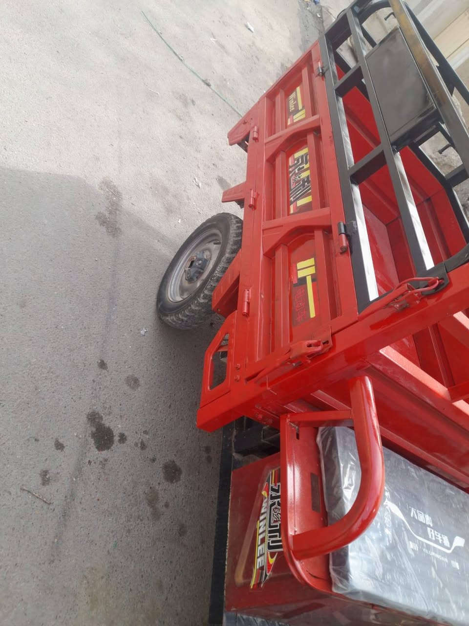 السلام عليكم اقرا المنشور زين اني مكلف بالنشر ستوته شحن للبيع موديل 22 باتريات صارن شهرين شاديهن وباقي التفاصيل بالفيديو للبيع السعر 750 وبيها مجال بسيط المكان بغداد الدوره شارع 60 للاستفسار واتساب***********
